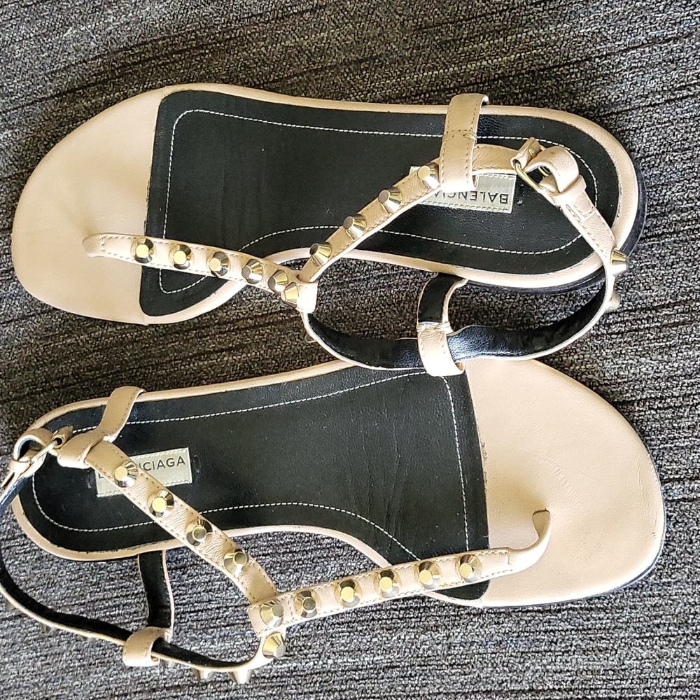 Balenciaga thong beige sandal size 39